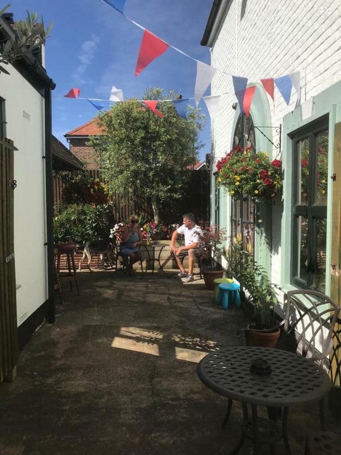 The Claremont Inn Bognor Regis Exterior foto